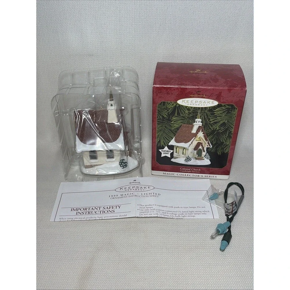 1999 Hallmark Keepsake Colonial Church Candlelight Services Ornament NIB VTG